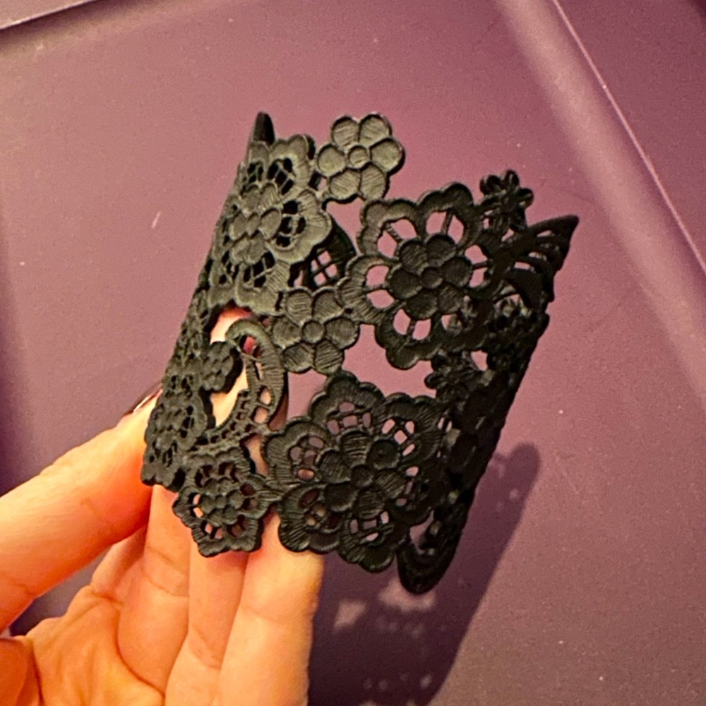 Black lace design cuff